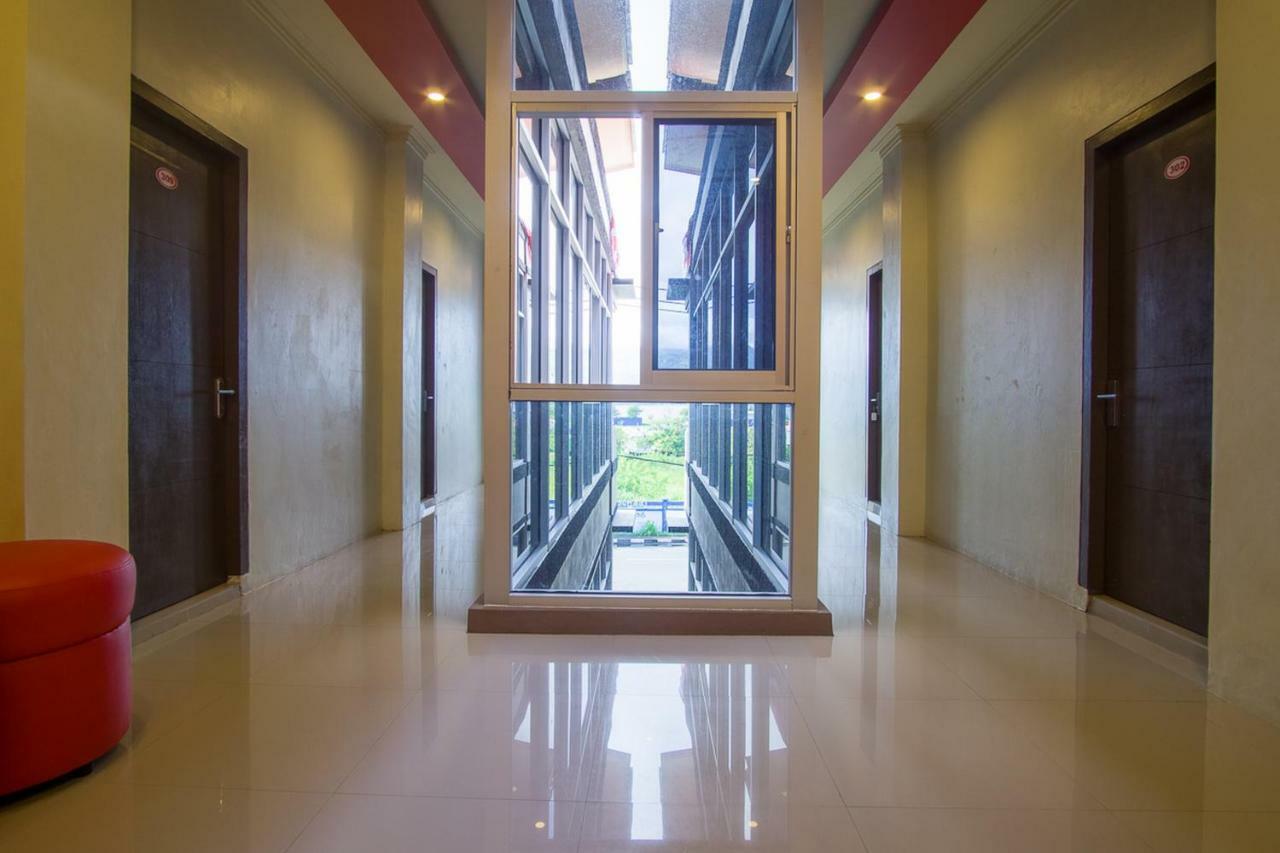 RedDoorz near Taman Kota Ternate Hotel Bagian luar foto